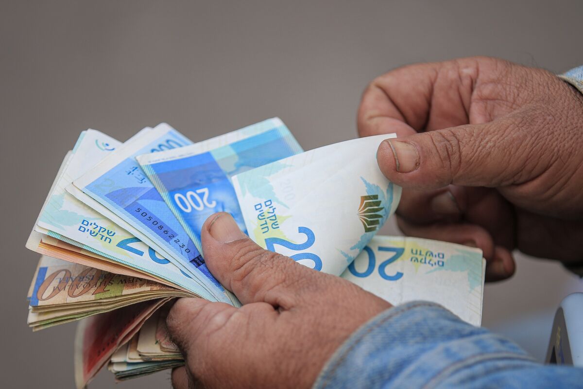 Israeli Shekel Rebounds as Markets Bet on Easing Tensions