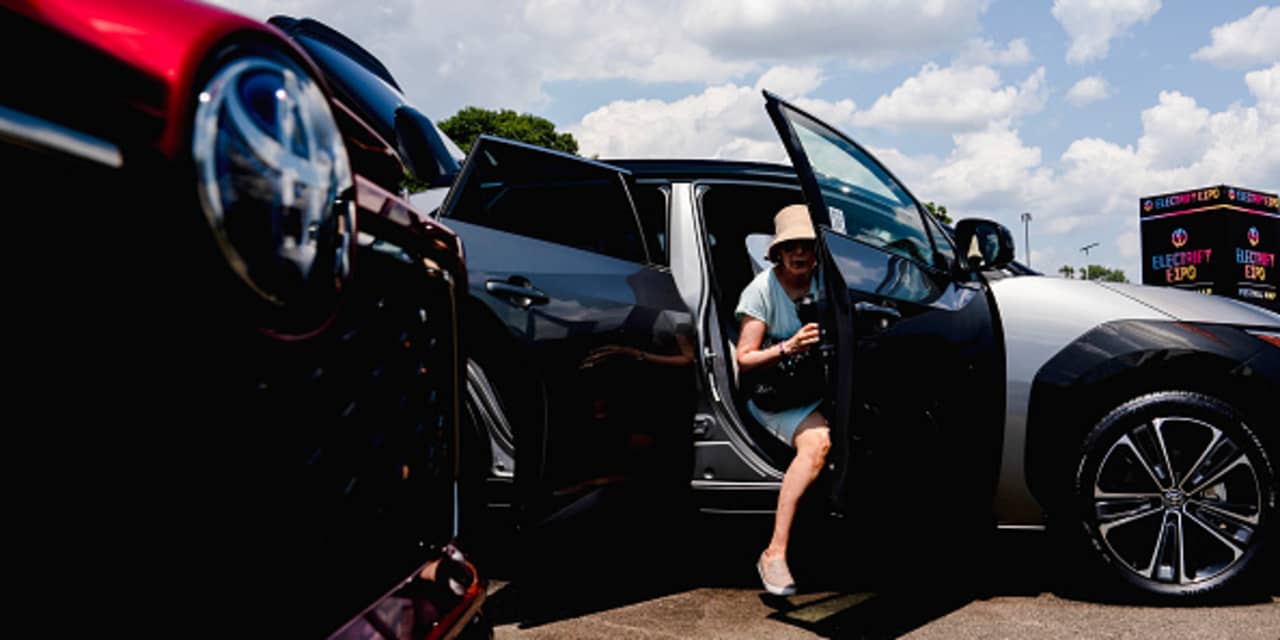 Ford Plans to Repurchase Almost 32 Million Shares to Avoid Dilution