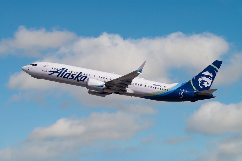 Alaska Airlines Partners with Boeing for Virtual Aircraft Training System