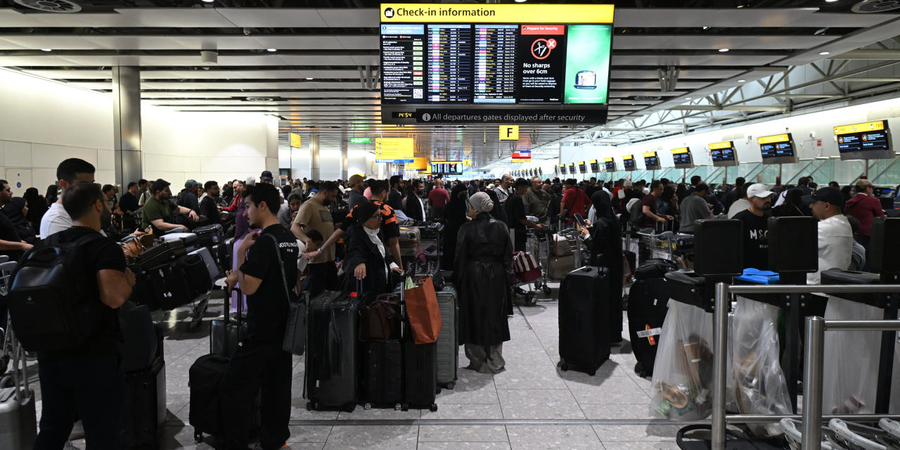 European Airline Shares Decline Following Cyberattacks on Airports