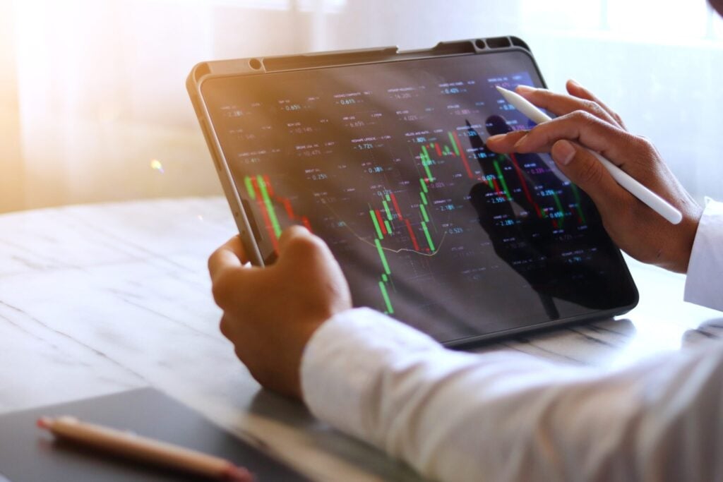 Nasdaq Rises More Than 200 Points as US Inflation Decreases to 2.7%