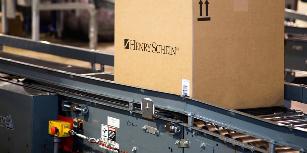 Veteran Value Fund Manager Highlights Williams, Henry Schein, and 3 Other Discount Stocks