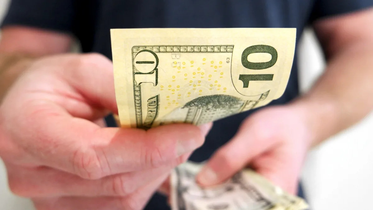 Ultra-High-Yield Stock Kings Priced at $5 and $10 Offer Great Passive Income Opportunities for 2026