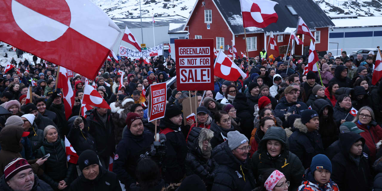 Market Update: Stocks and Dollar Decline Following Trump's Greenland Tariff Warnings.