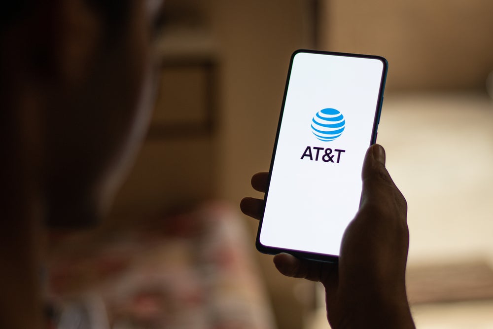 AT&T Confirms 2025 Targets, Cash Flow Strength And Debt Reduction Plan: Details