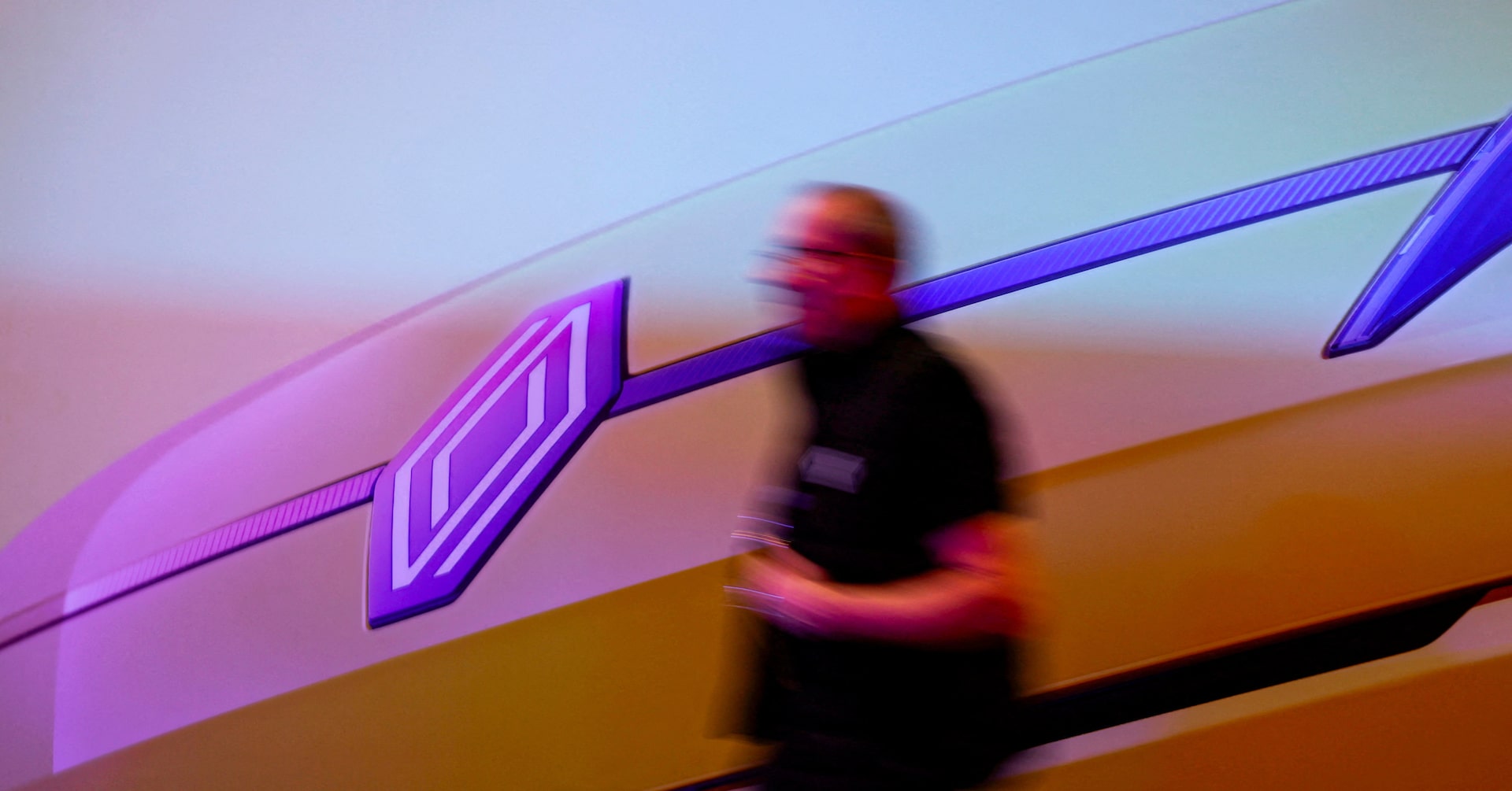 TESLA INC: RBC LOWERS TARGET PRICE FROM $500 TO $480