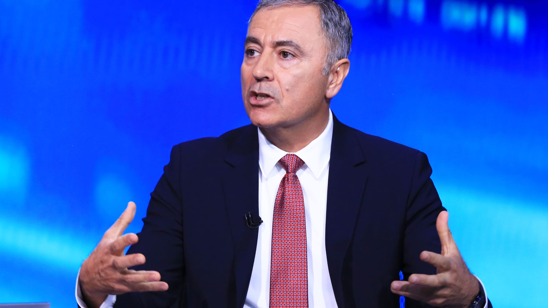 Wall Street Analysts Adjust Ratings